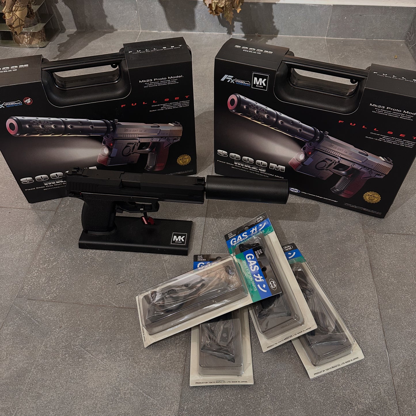 TOKIO MARUI MK23 + 2 caricatori BUNDLE